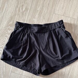 Lululemon Black Women's Pleated Front Shorts